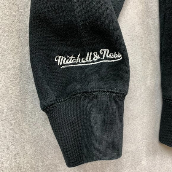 Mitchell & Ness Black and Gold Raptors Hoodie - Picture 5 of 9